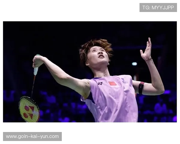 陈雨菲后场大力劈杀直落底线